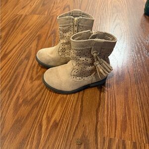 Chic Kids Tan Suede Boots with Tassels